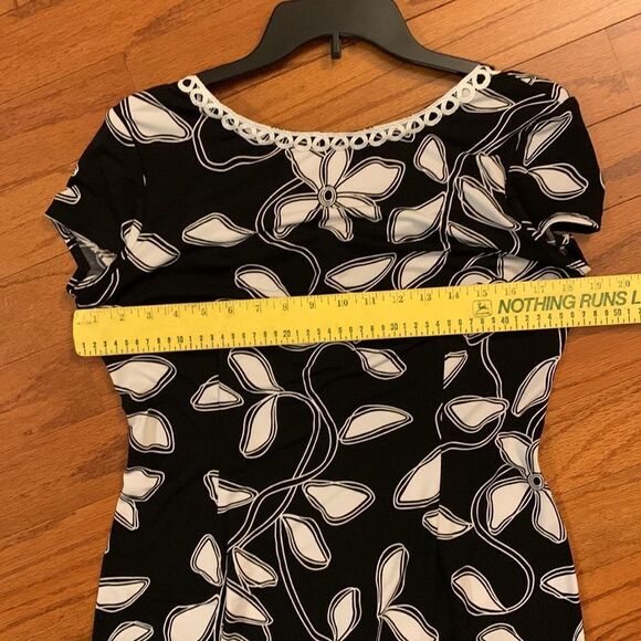 Joseph Ribicoff Size 12 black and white floral dress - Picture 10 of 10